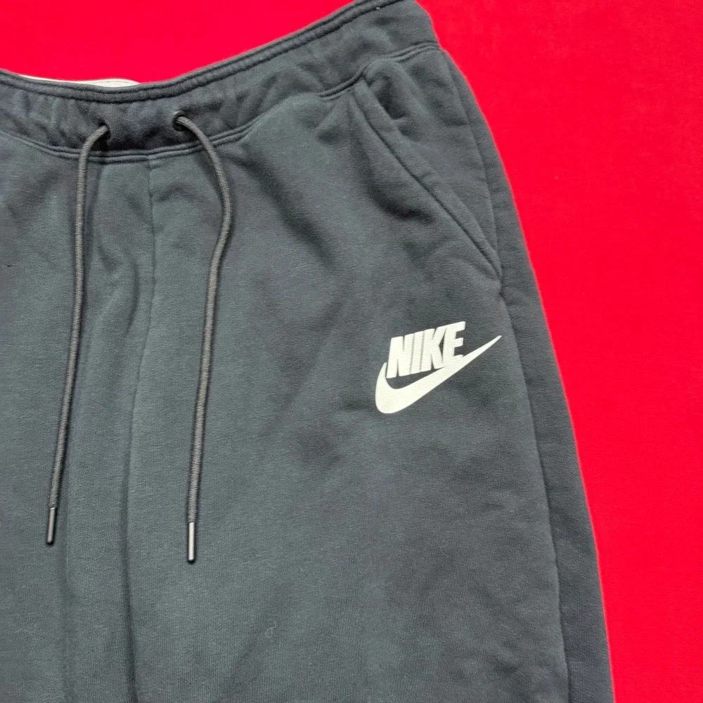 Nike Mens Sportswear Fleece Joggers Black Tapered Sweatpants Small JUST DO IT